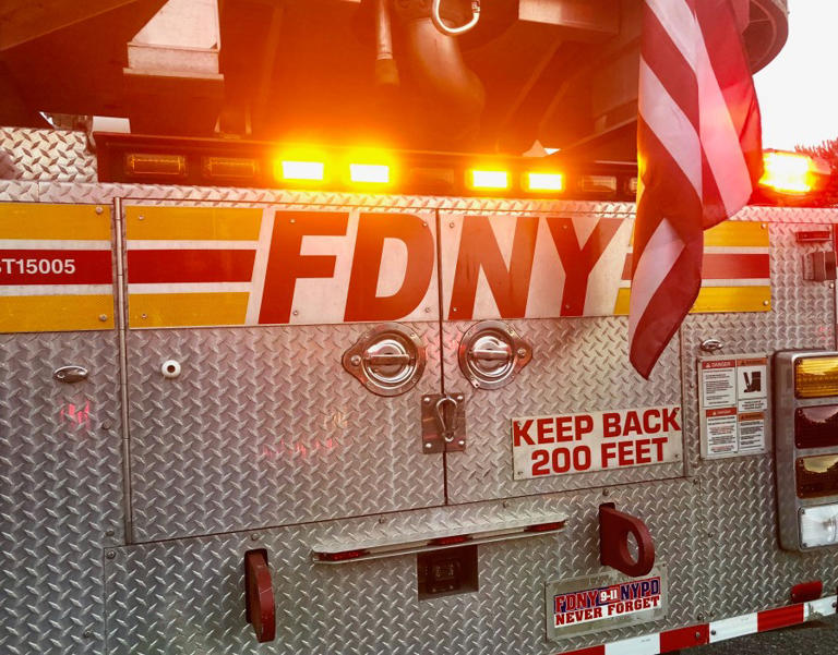 Firefighter seriously injured in Herald Square Holiday Market fire: FDNY