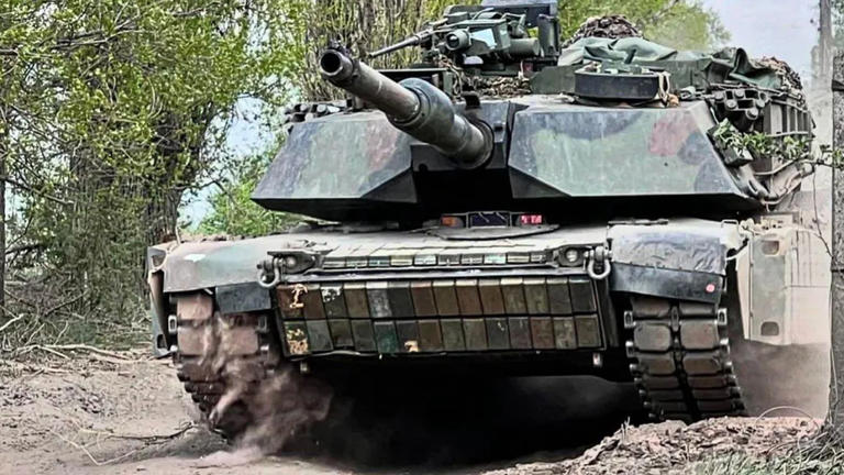 M1A1 Abrams z kostkami Kontakt-1 w Ukrainie