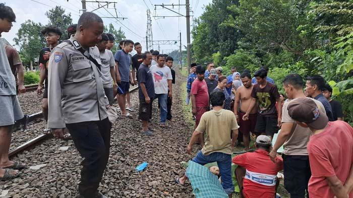 Seorang perempuan tanpa identitas tewas tertabrak kereta api commuter line di sekitaran Abesin, Kecamatan Bogor Tengah, Kota Bogor, Rabu (17/7/2024) sekira pukul 11.30 WIB siang. (Polsek Bogor Tengah)