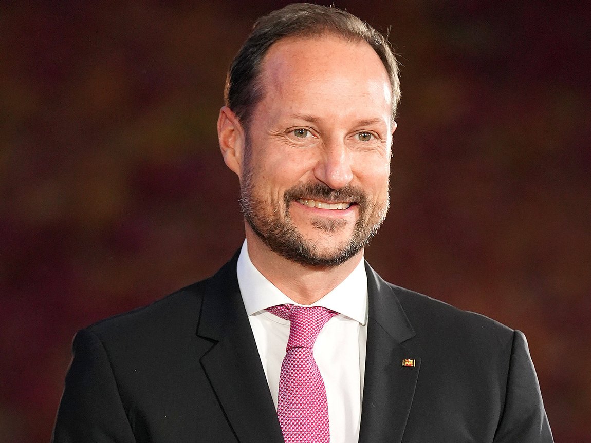 Kronprinz Haakon bejubelt norwegische Athleten in Paris