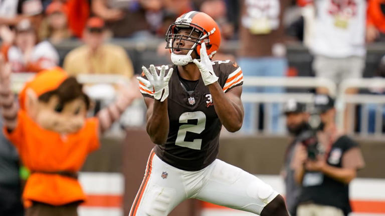 Cleveland Browns wide receiver Amari Cooper (2) receives a pass to bring in a touchdown against the Tennessee Titans during the fourth quarter in Cleveland, Ohio, Sunday, Sept. 24, 2023. | Andrew Nelles / The Tennessean / USA