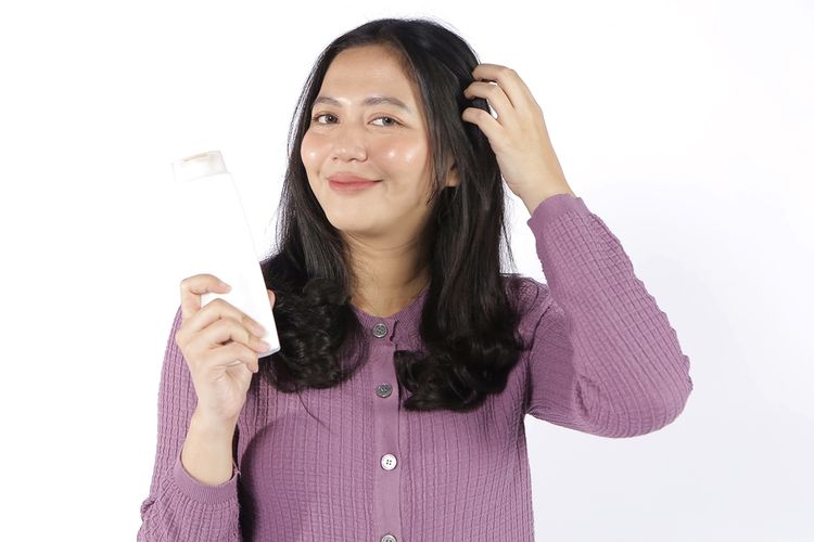 5 Rekomendasi Shampoo Untuk Kulit Kepala Berminyak Mulai Rp 20 Ribuan