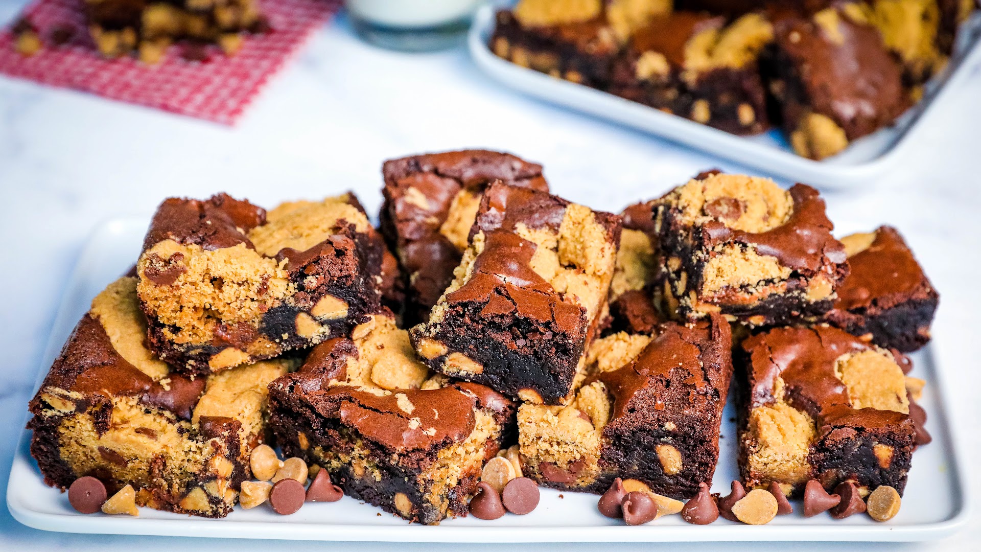 Want an easy treat kids and adults will love? Easy peanut butter fudge bars