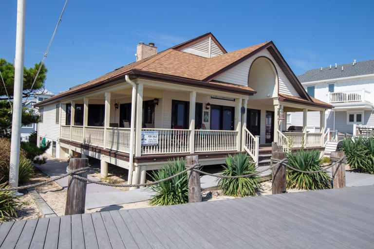 'Sinatra house' in Point Pleasant Beach sells for about half initial