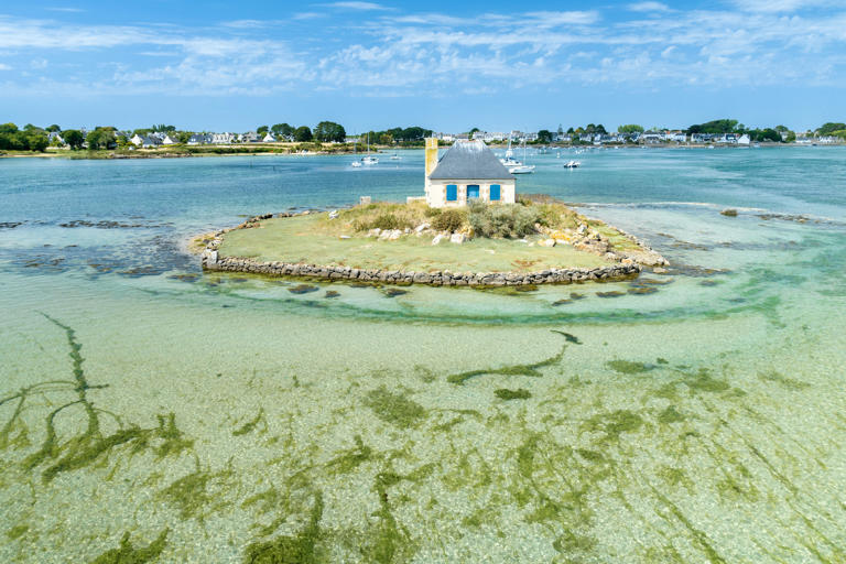 Dans le Morbihan, l'îlot minuscule du Nohic et son unique maison aux ...