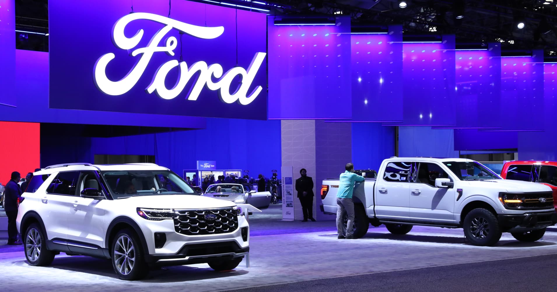 Ford Shares Tumble 13% After Massive Earnings Miss