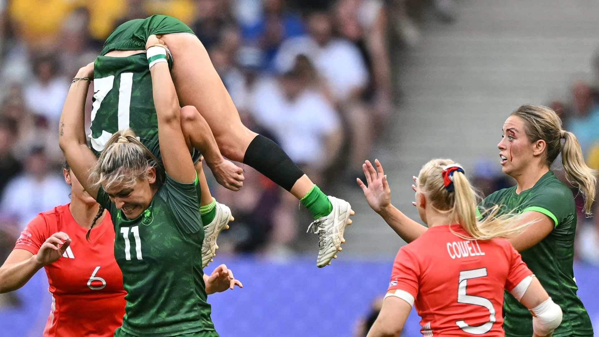 Le geste technique sensationnel de la joueuse de rugby irlandaise Erin King est devenu viral