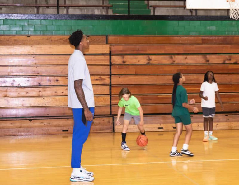 Amari Williams leads drills at S.T. Roach Basketball Camp - Paul Hooper, Lexington Parks & Recreation