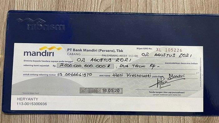 Selembar biro gilyet Bank Mandiri cabang Palembang Arief bertuliskan nilai Rp 2 triliun dengan pemilik rekening a/n Heryanty, beredar di media sosial. Sumbangan ini ternyata hoaks, uangnya tak pernah ada. (Tribun Sumsel)