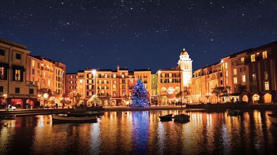 Loews Portofino Bay Resort at Christmas Time Universal Orlando Resort. Keep reading to find out more about the best places to stay for Halloween Horror Nights.