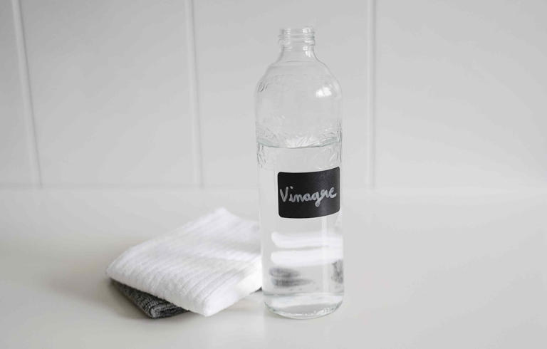 12 things you should be cleaning with vinegar