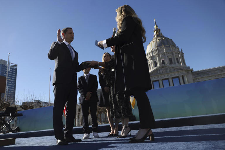 Daniel Lurie is sworn in as San Francisco's 46th mayor. ((Gabrielle Lurie / San Francisco Chronicle))