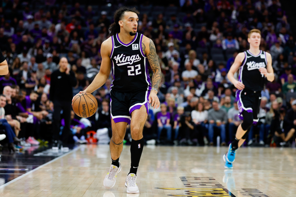 Mock Trade Sends Kings’ Devin Carter to Celtics For Sharpshooter