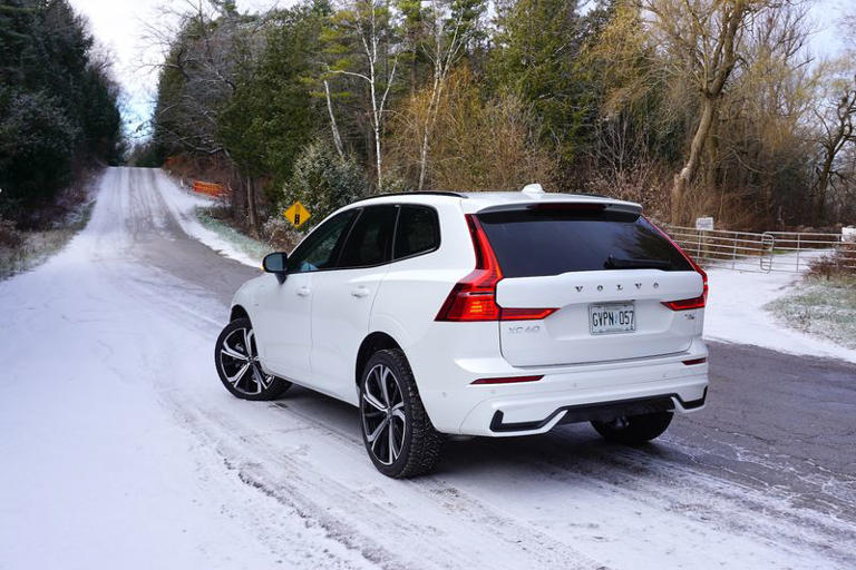 SUV Review 2025 Volvo XC60 T8 PlugIn Hybrid