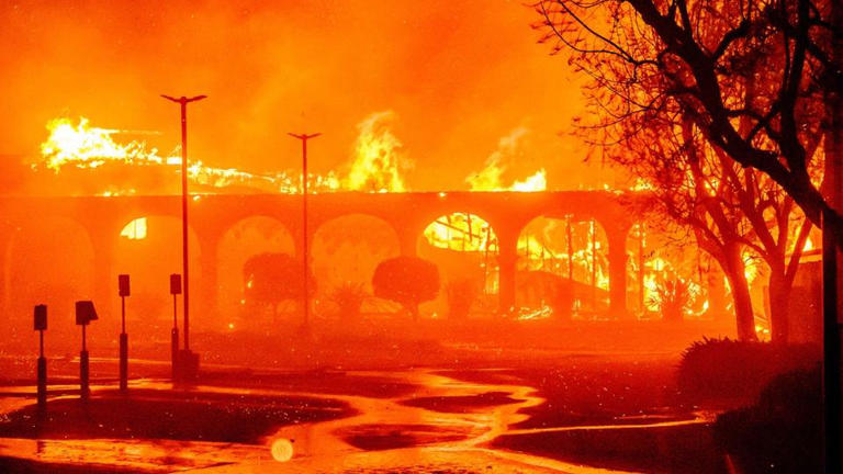 California Wildfire Live Updates: New Blaze Reported In Ventura County ...