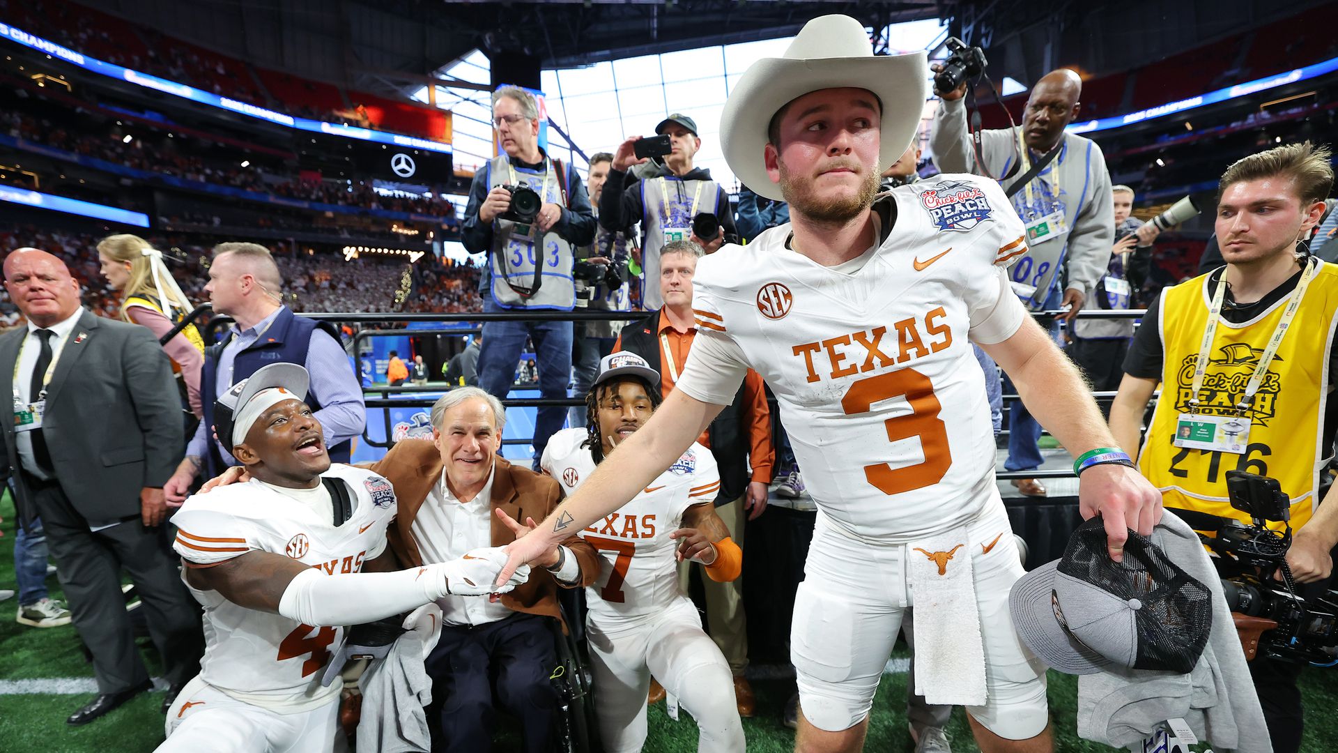 Longhorns Daily News: Texas QB Quinn Ewers doesn't care about the transfer  rumor noise