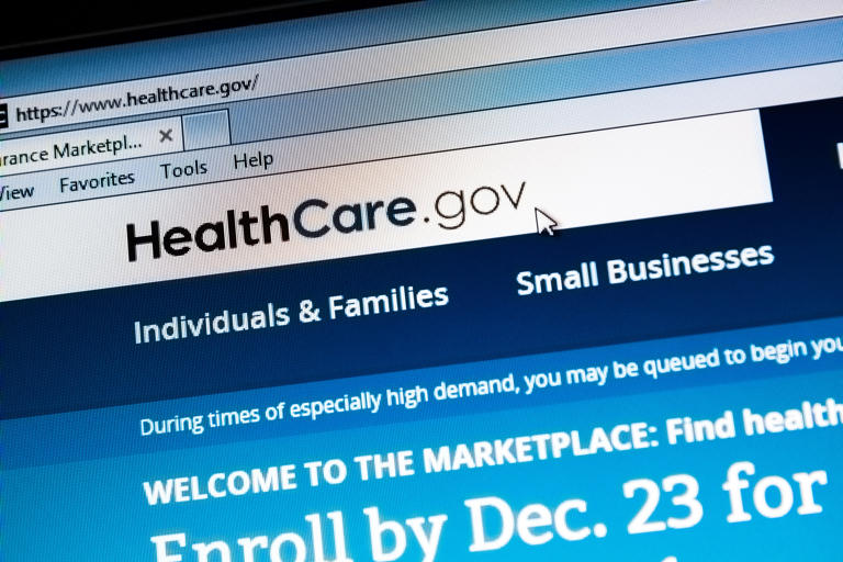 A record 449,553 Illinois residents sign up for Affordable Care Act ...