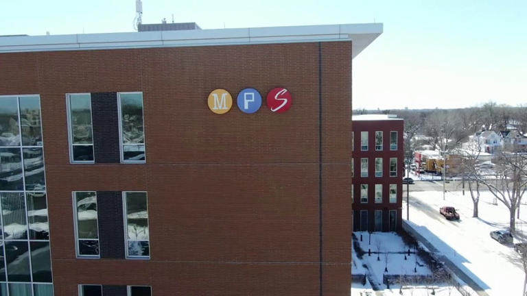 Minnesota school districts offering online learning amid ICE surge concerns