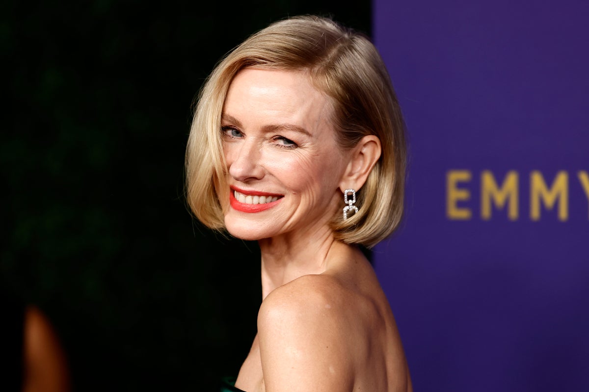 Naomi Watts was told she ‘would never work again’ if she admitted to(01)