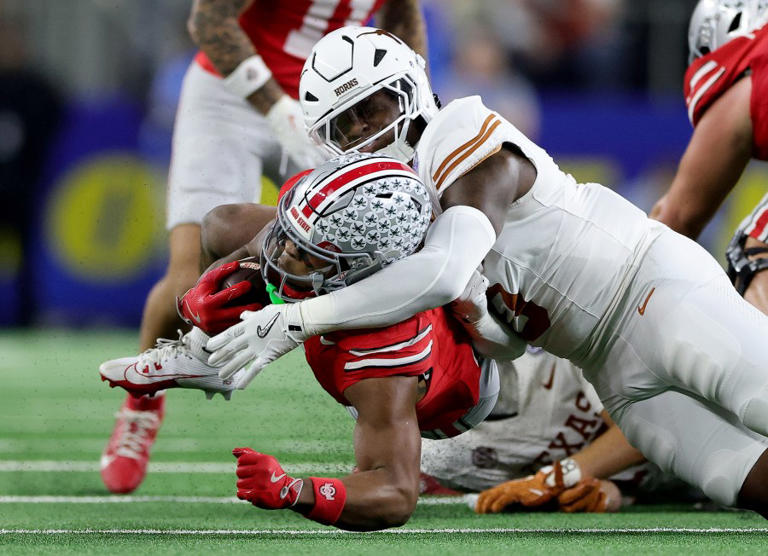 Ohio State leads Texas at the Cotton Bowl with spot in national title