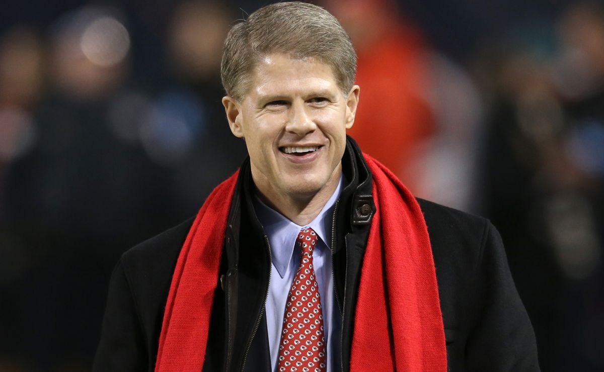 Breaking News: Kansas City Chiefs owner Clark Hunt agrees that Phillies “Karen” and Bubba Wallce should come together, leave the United States together and do not deserve to be American citizens, this has sparked a lot of controversy from fans...-thong123