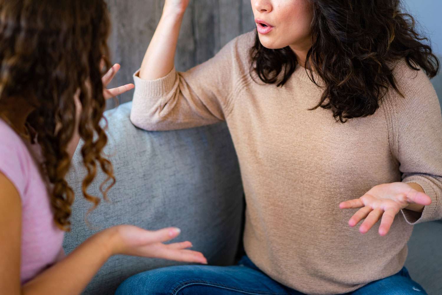 Mom Catches Heat for Agreeing to Pay for Her Daughter’s Wedding — but