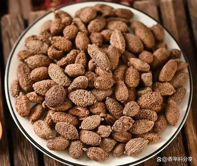 不管卤什么肉，只要放4克它，卤肉出锅肥而不腻，香浓入味