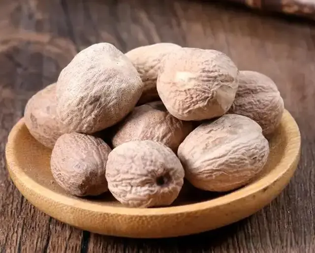 不管卤什么肉，只要放4克它，卤肉出锅肥而不腻，香浓入味