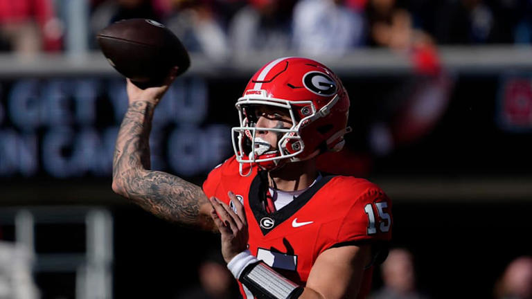 Georgia quarterback Carson Beck (15) throws a pass during the first half of a NCAA college football game against Massachusetts in Athens, Ga., on Saturday, Nov. 23, 2024. | Joshua L. Jones / USA TODAY NETWORK via Imagn Images