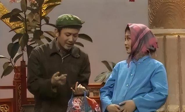 郭达妻子吴芳:美貌不输倪萍，嫁名人丈夫平淡幸福，儿子让人操心