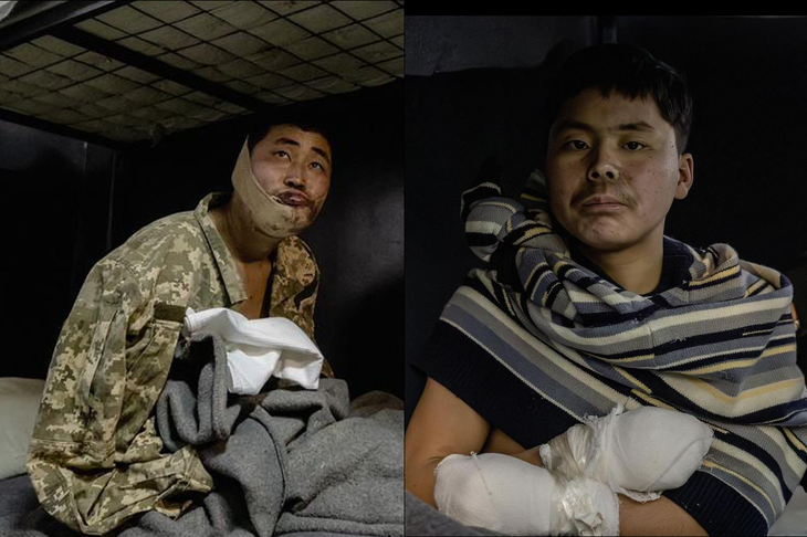 Hai binh sĩ nghi mang quốc tịch Triều Tiên đang bị Kiev bắt giữ: Người bên trái khai sinh năm 1999, là xạ thủ bắn tỉa; người bên phải sinh năm 2005 - Ảnh: TELEGRAM/Zelensky/Official