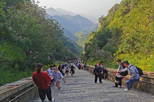 五岳之中最难爬的一座山，登山前轻松自信，登山后都不吱声了