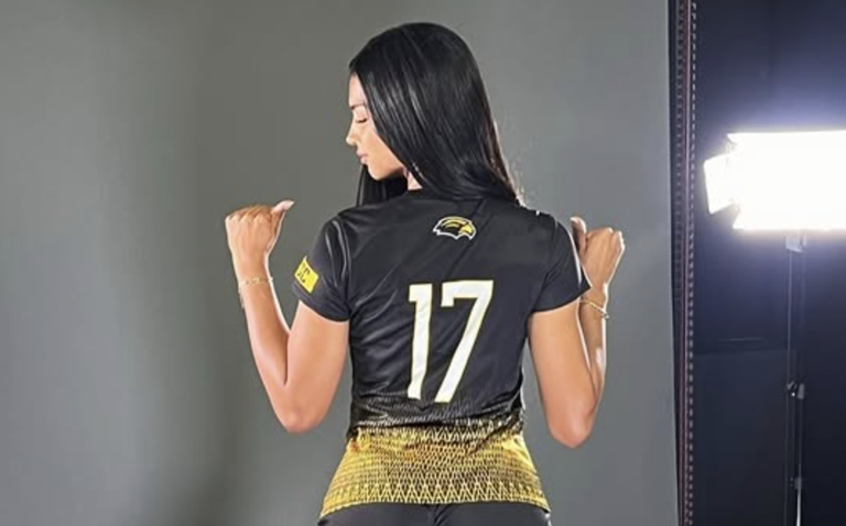 'Hottest Women's Soccer Player' Turns Heads With Uniform Photo