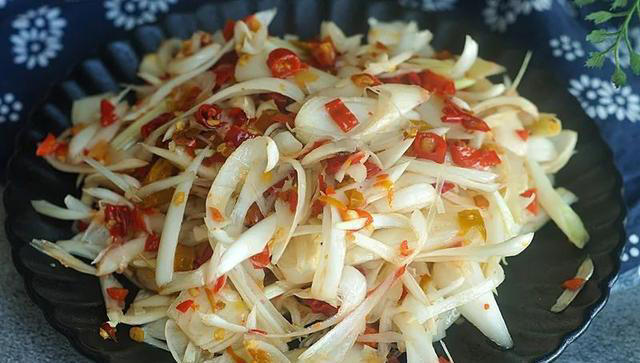 进入腊月，菜市场碰到它别手软！一次买10斤，拌一拌就能吃，爽脆开胃！