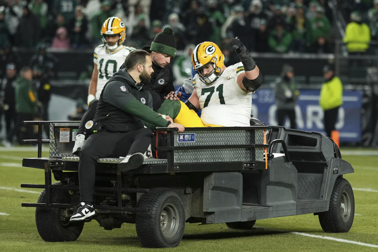 Fumble on opening kickoff, injuries and penalties cost the Packers in their  loss to the Eagles