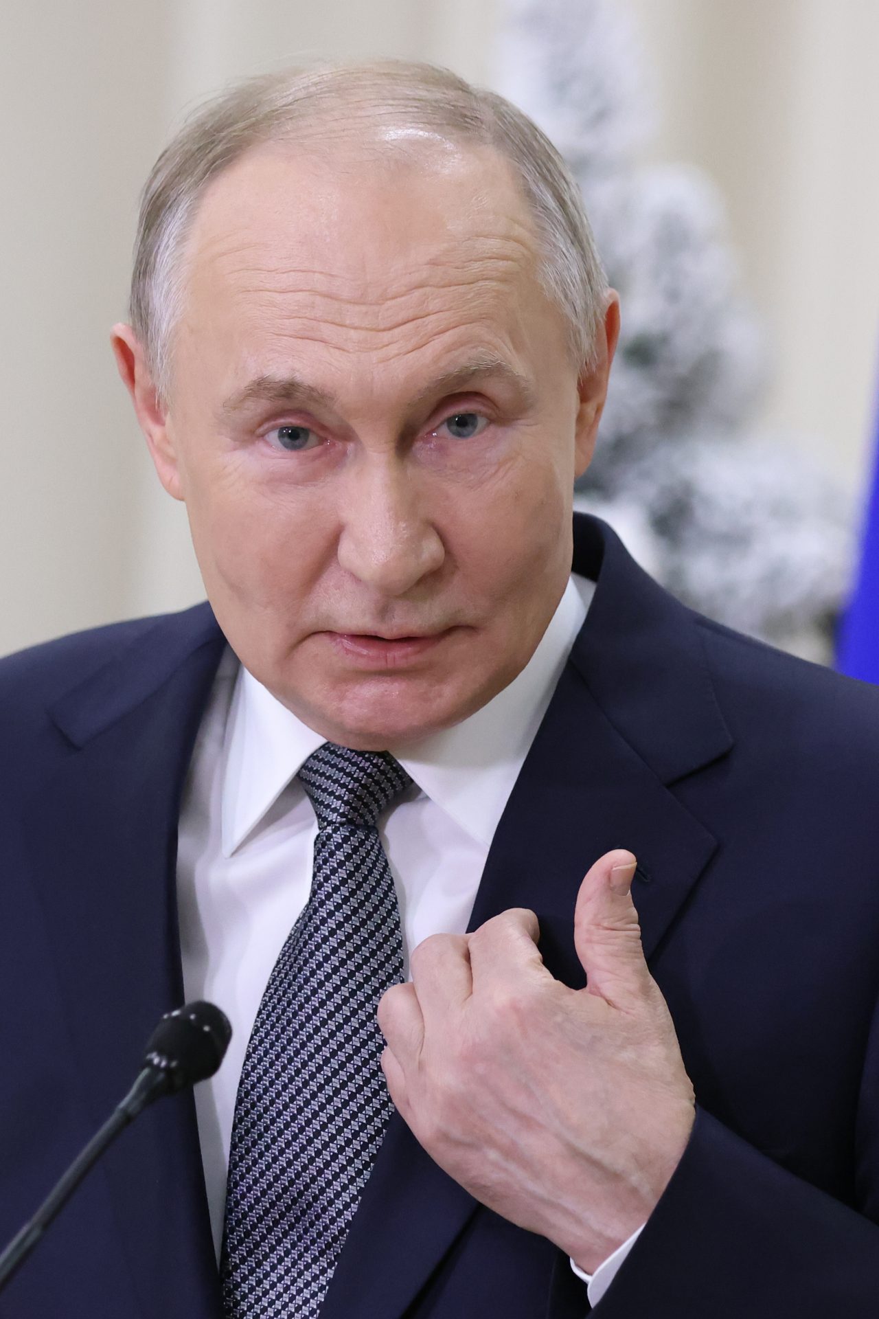 Could a lack of funds cause Putin to accept a peace deal?