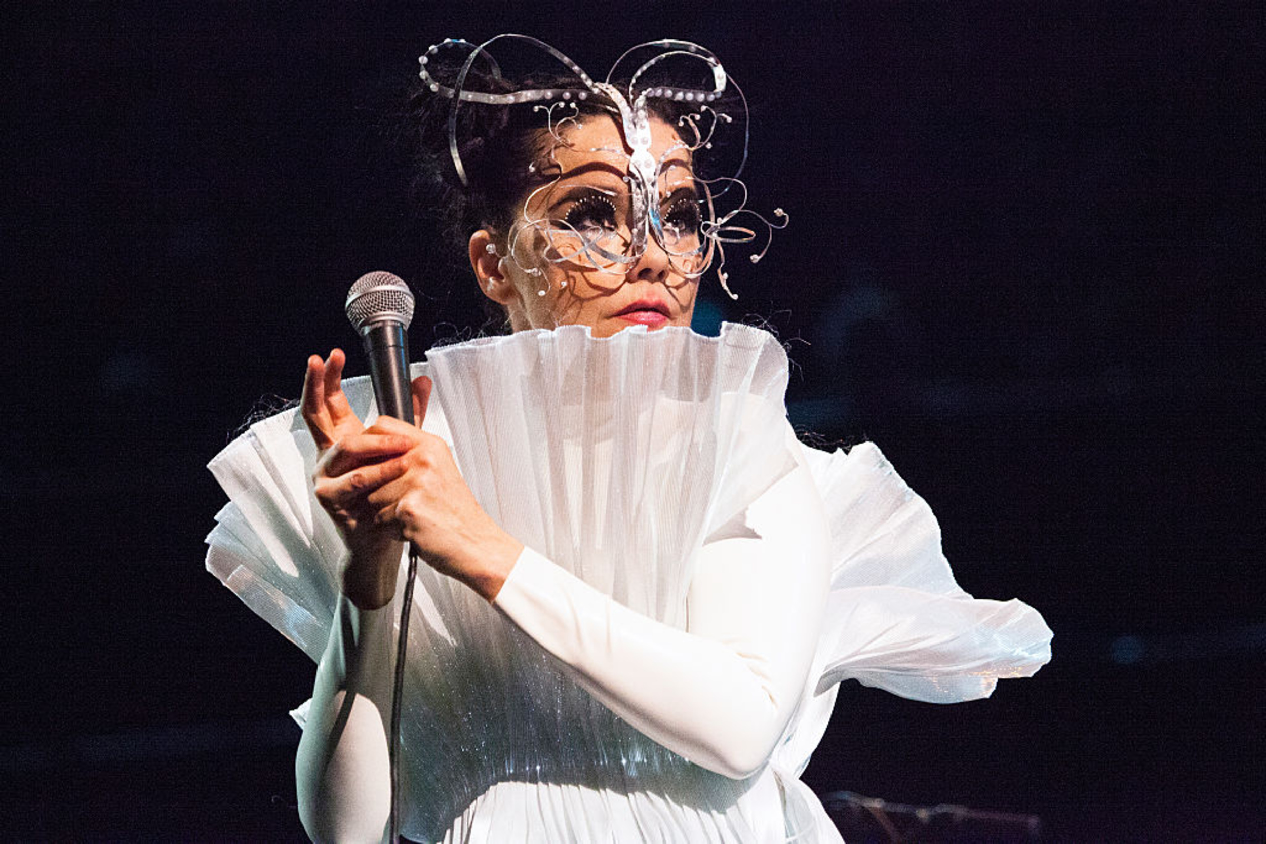 20 iconic musicians who have most unique singing voices