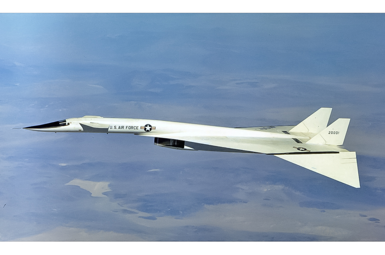 7: North American XB-70 Valkyrie (1964) – Mach 3