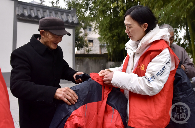 �����ϡ���270�� | ����������Ӱ������Ʒչ�����ƺ���Ʒ