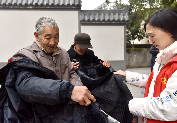 �����ϡ���270�� | ����������Ӱ������Ʒչ�����ƺ���Ʒ