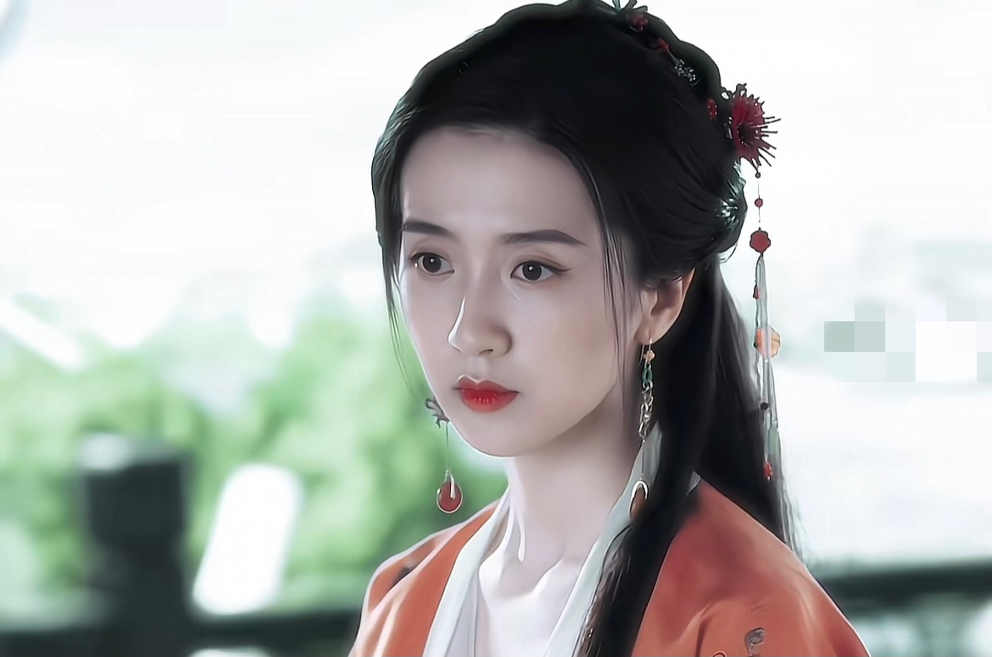 《国色芳华》集齐11位美女，但凡杨紫拉垮点，都压不住漂亮女配