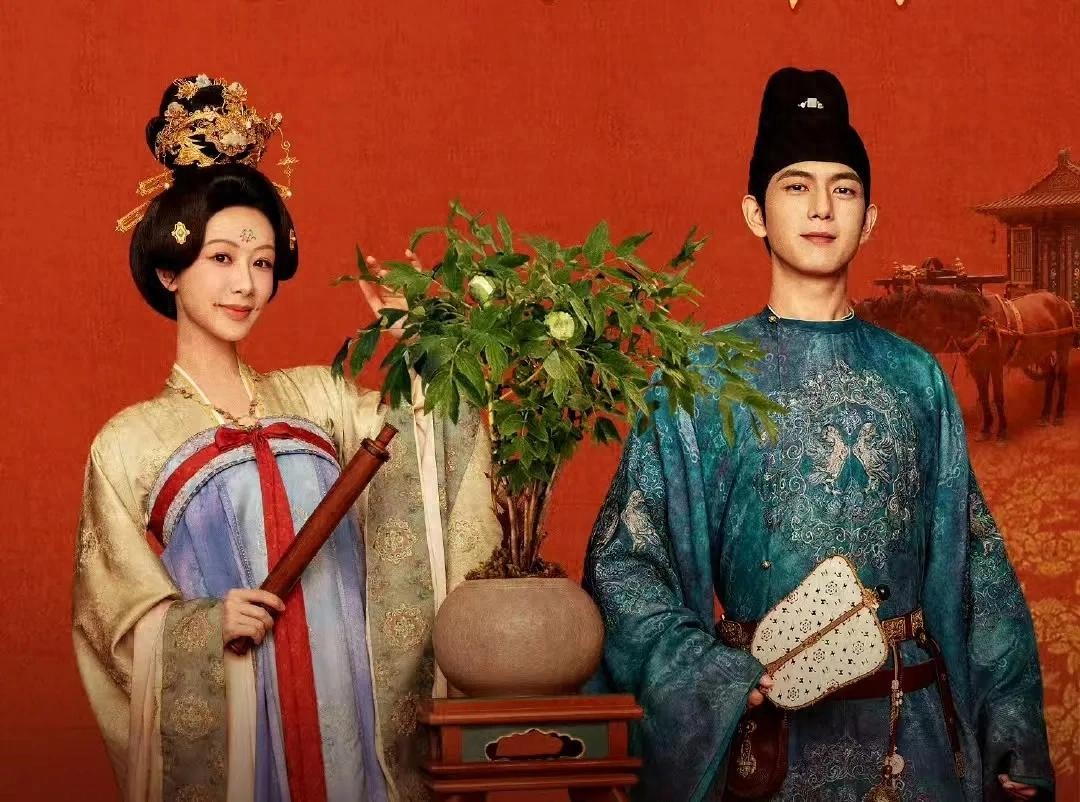 《国色芳华》集齐11位美女，但凡杨紫拉垮点，都压不住漂亮女配