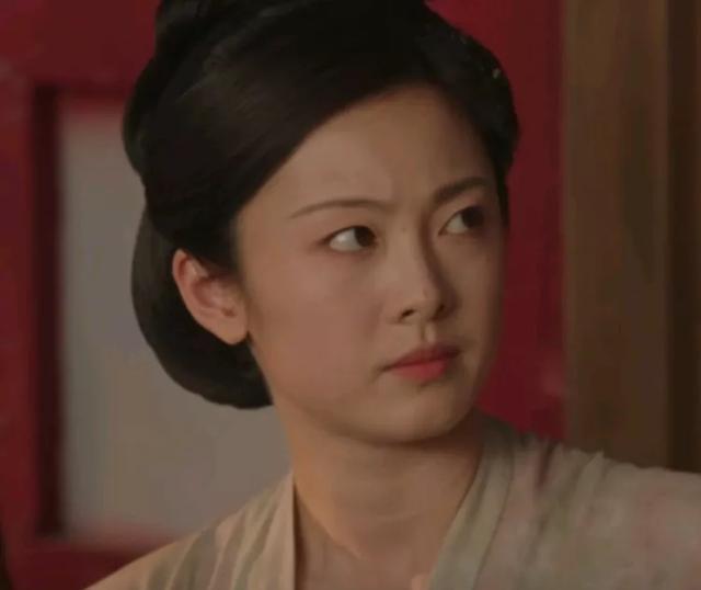 《国色芳华》集齐11位美女，但凡杨紫拉垮点，都压不住漂亮女配