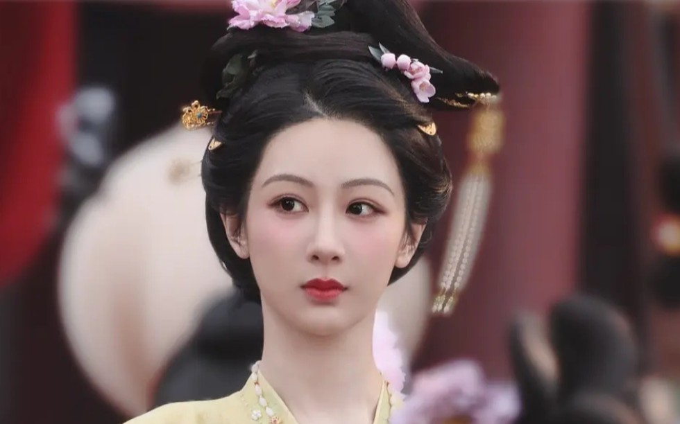 《国色芳华》集齐11位美女，但凡杨紫拉垮点，都压不住漂亮女配