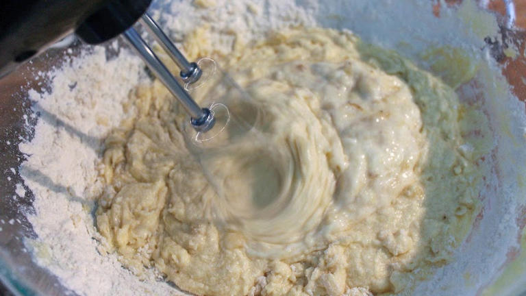 This is an old-fashioned banana bread recipe that's delicious - Mary's ...