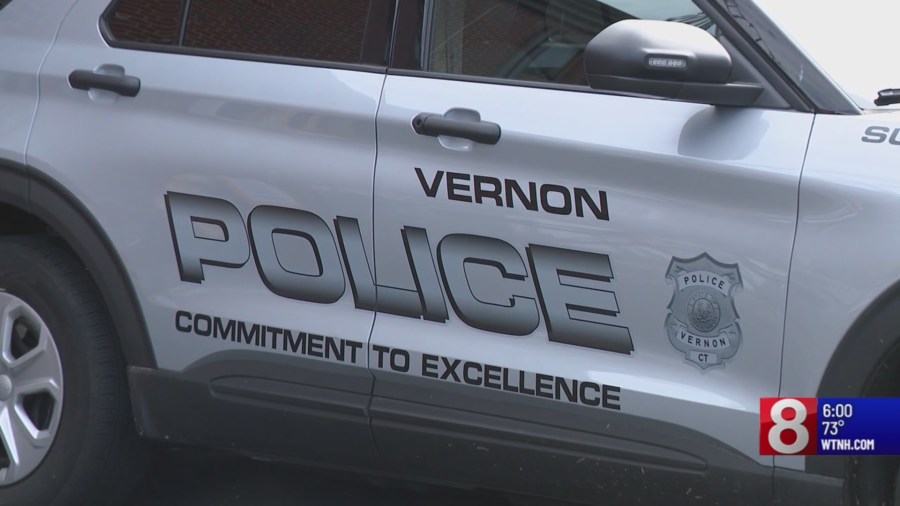 Crash closes portion of Hartford Turnpike in Vernon