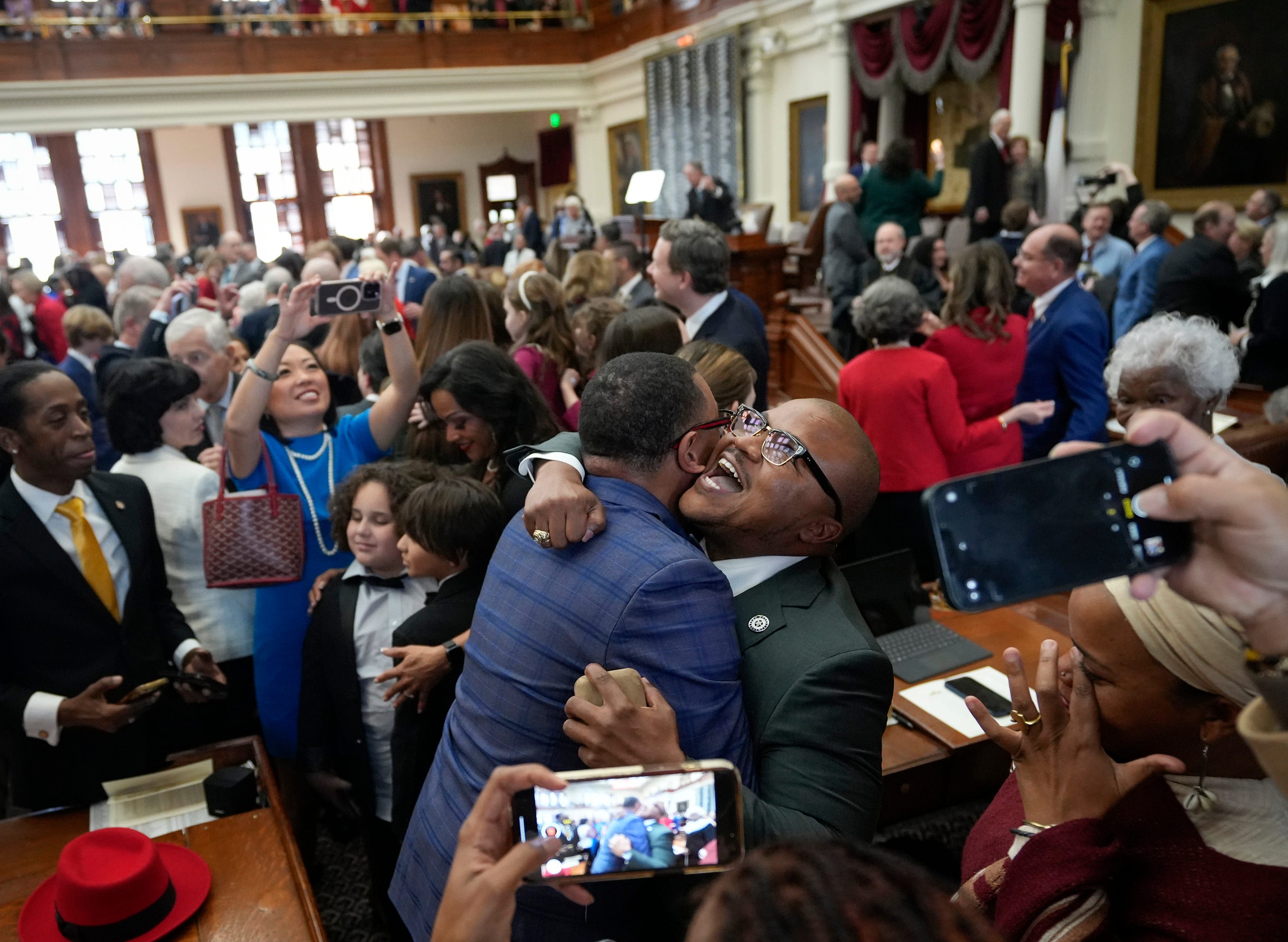 Rep. Venton Jones proposes to partner during first day of Texas