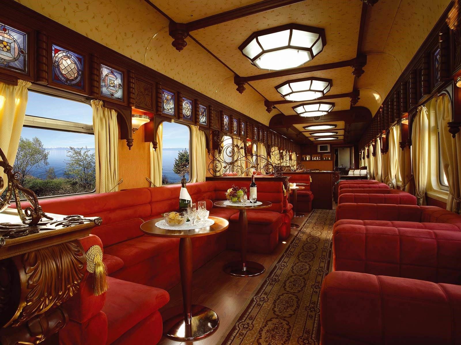 恋が芽生える？世界のロマンチックな列車旅 10選
