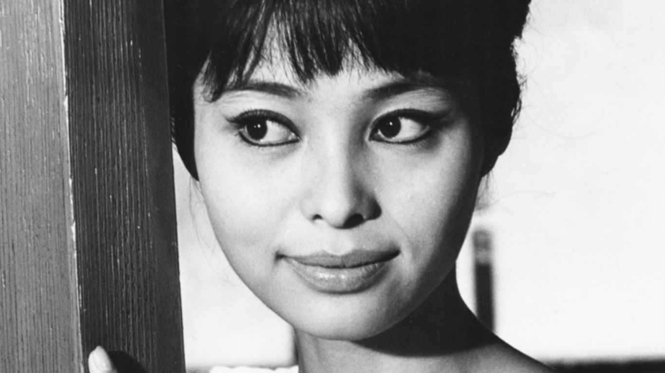 過去には日本人も 007 ボンドガール美女図鑑