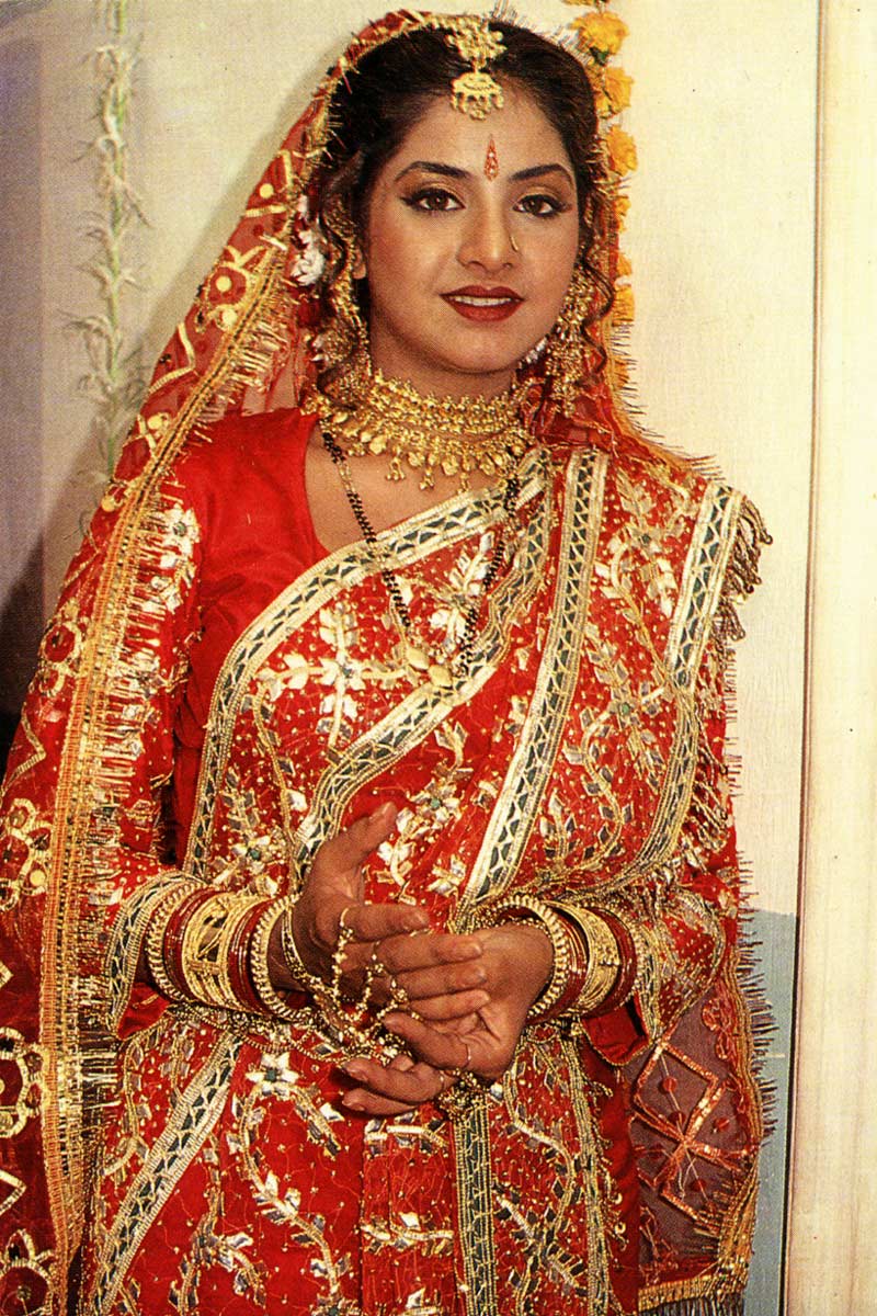 Rare Unseen Photos Of Divya Bharti rare unseen photos of divya bharti